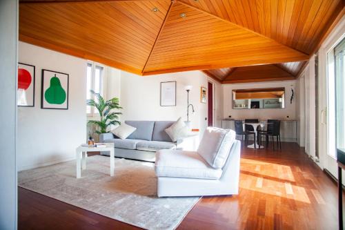 Penthouse with Panoramic Terrace - Design and Luxury