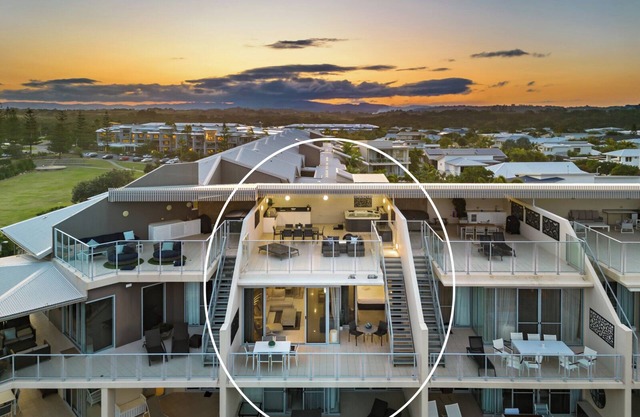 Penthouse with Rooftop and Spa - 3 BR Bali Resort in Kingscliff (1324)
