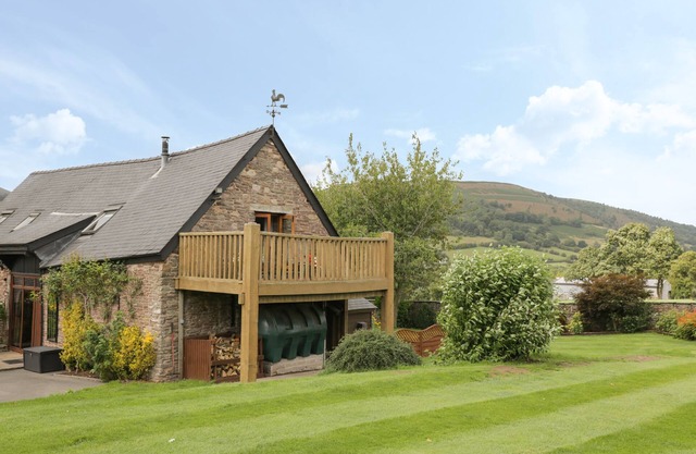 Pentre Barn