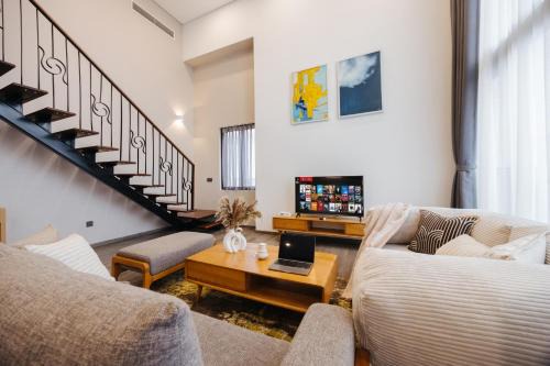 PentStudio Duplex Apartment