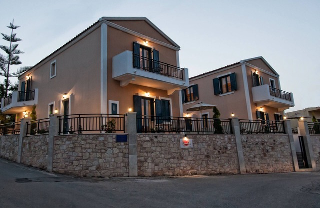 Peonia & Ortansia villas,Modern Family Villas near the sea in Panormos Crete