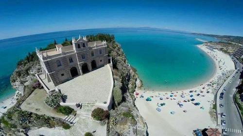 Peonia Tropea II House