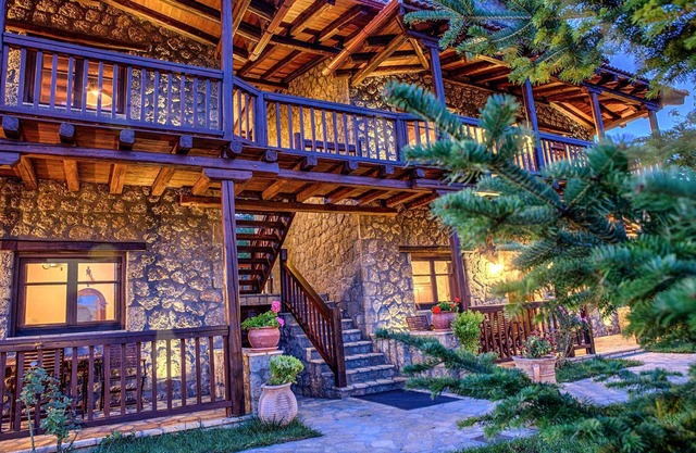 Pera Alonia Guest House