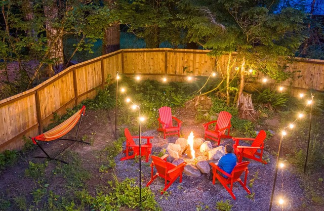 Perch - Forest Haven Hideaway – Hot Tub, Fire Pit & Adventure Near Mt. Rainier!
