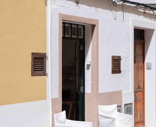 Pere Alcantara 40, 3 bedroom house, Ciutadella
