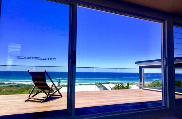 Peregian Pacific Beach House - 4 minute walk to beach.