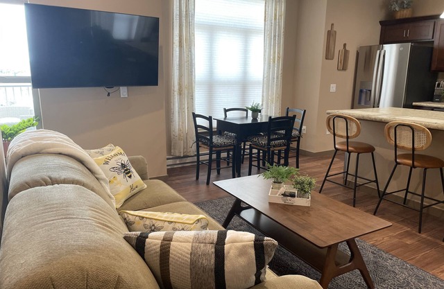 PERFECT 2 bedroom, 1 bath Condo