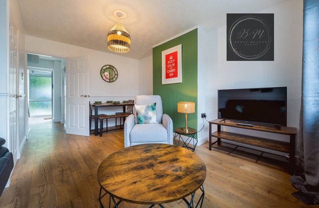Perfect 2 Bedroom Home 3 Close to the Historic City of Lincoln