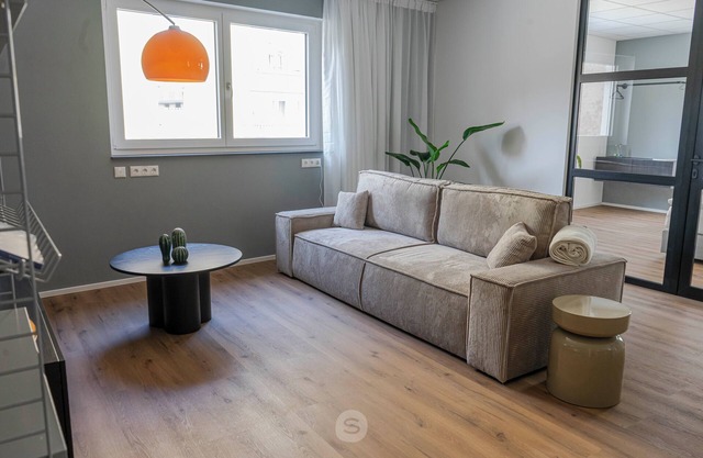 Perfect city center location, 107 sqm, directly at the opera house in suite flair with terrace