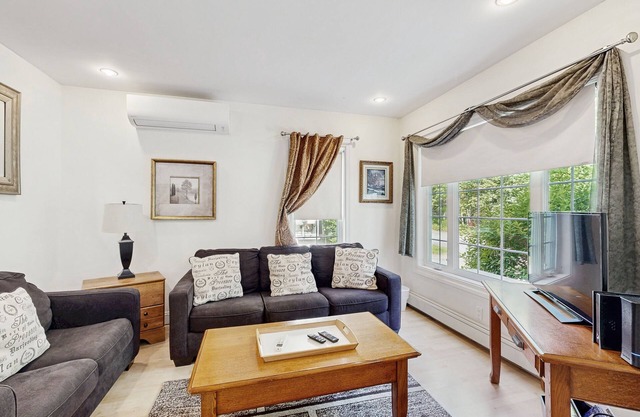 Perfect Cottage Near Downtown & Glen Mary Park w/Full Kitchen, Free WiFi, More