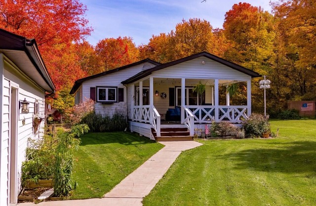 Perfect Fall getaway! Leaves, Wine Tasting, Fishing, Birding, Family Time!