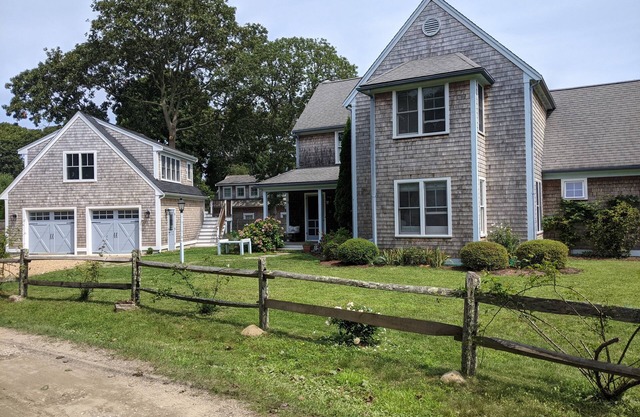 Perfect Family Home, walk or bike to town