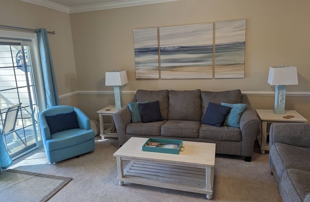 PERFECT for couples/families/golfers. Great Rates! Perfect central location.