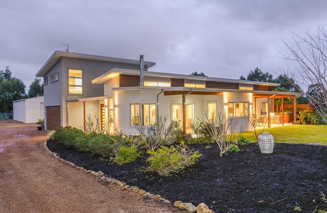 perfect for families free WIFI come down & enjoy the beautiful SW!Latitude 33 -