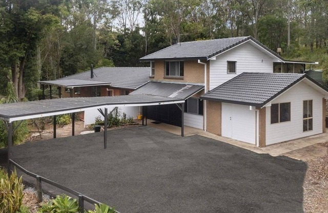 Perfect forest retreat to visit Brisbane, Gold Coast and theme parks