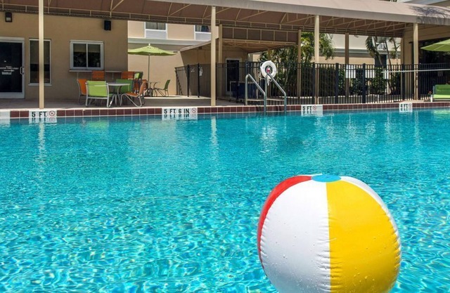 Perfect Getaway! 2 Lovely Units for Business Travel, Event Space