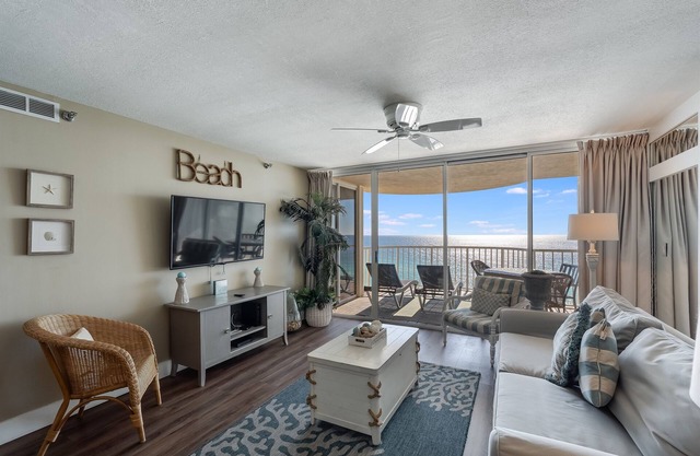 Perfect Getaway! Amazing Views Beach Front 2 Bedrooms 2 Baths Hidden Dunes