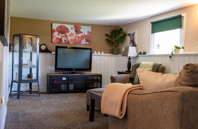 Perfect getaway for the outdoor adventurer or relaxation @seaglasscottagehfh
