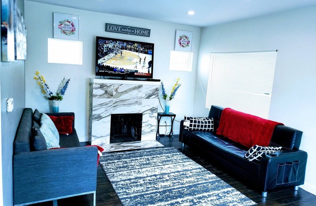 perfect getaway. sf view. free parking on site