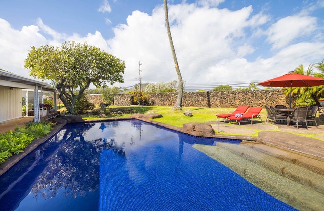 Perfect Kailua Vacation at Ka Hale Lai-House of Serenity-pool and spa.