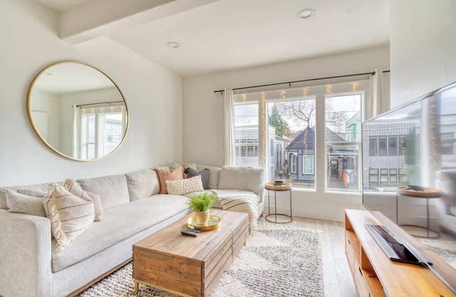 Perfect Ladd's Addition Loft - Breweries & Bars