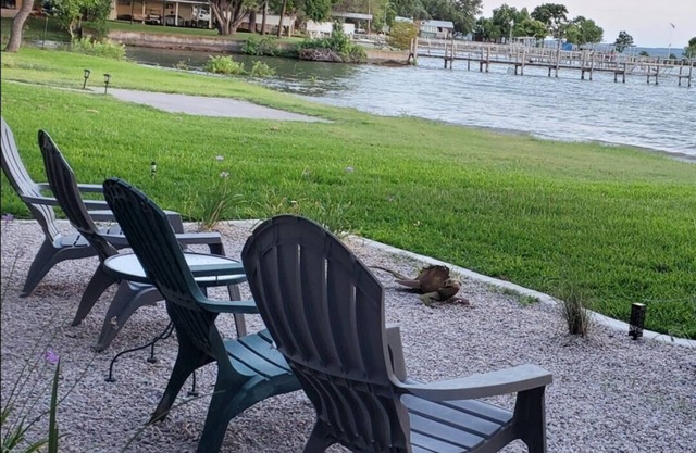 Perfect Lakefront Escape