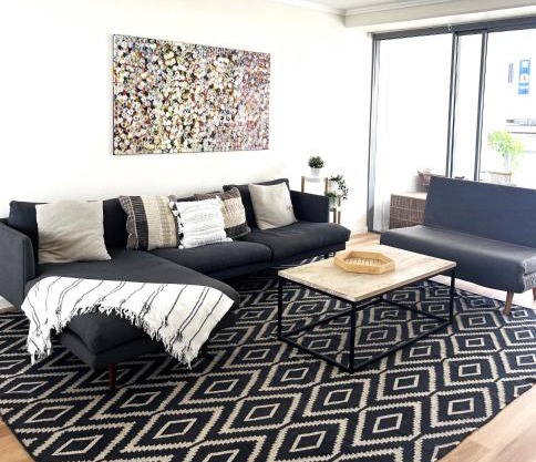 Perfect Locale 2bed Apt Parking