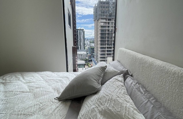 Perfect location! Free CBD parking!