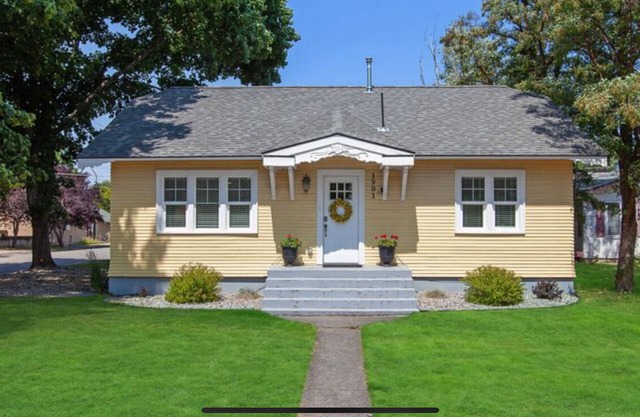 Perfect location! Walk to lake & downtown Coeur d'Alene