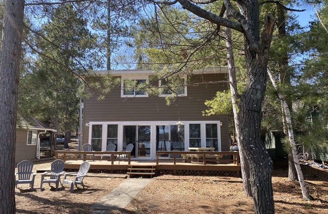 Perfect Long Lake Beach Get-a-way for Families and Friends