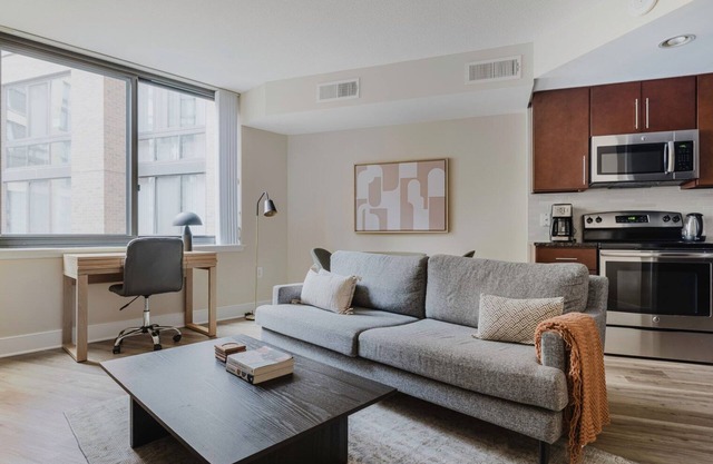 Perfect Mt Vernon 1BR w/Gym, Pool & Security, near Metro, by Blueground