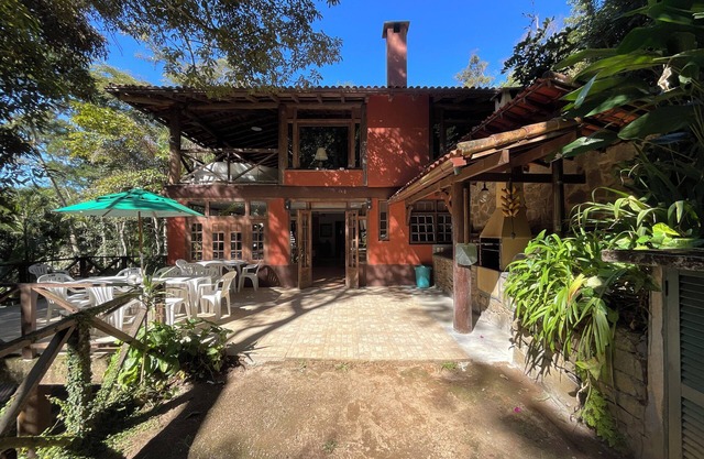 Perfect retreat in Itaipava with 4 cozy chalets!