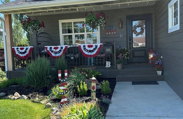Perfect Sturgis Rally Rental-4+Bed, 3 Bath, Pool,Patio, 3 Car Garage, & more!