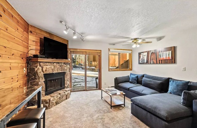 Perfect Summer Getaway! - Hot Tubs/Parking/Free Bus Route