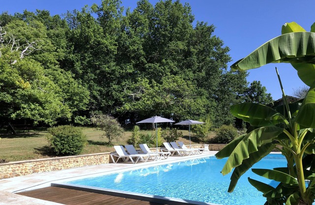 Périgord property with par 3 training golf course