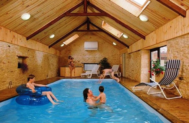 Perigordian house with indoor heated pool 28°.
