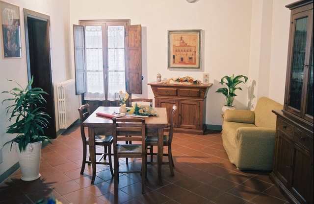 Period residence, in the historic center, apartment for five people.
