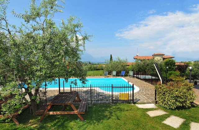 Perla 7 quiet apartment with patio and pool