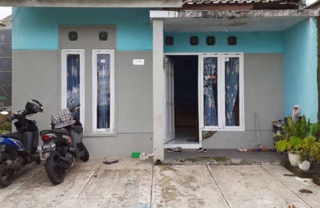 permata homestay, dengan fasilitas free wifi dan parkiran yang luas