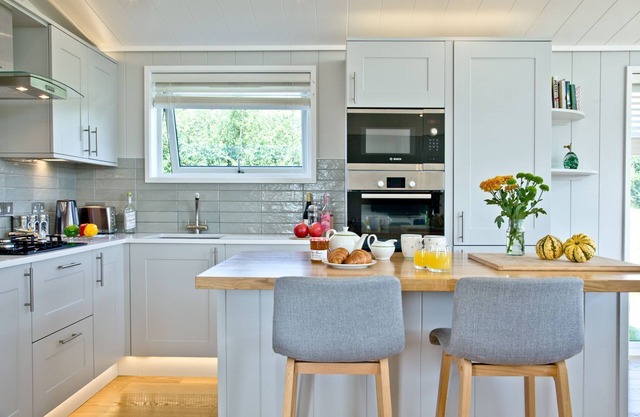 Perry Lodge, Strawberryfield Park - a lodge that sleeps 4 guests in 2 bedrooms
