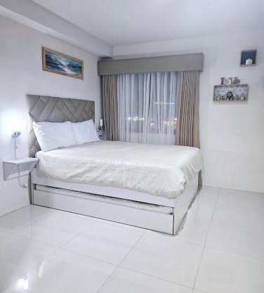 Persimmon Studios - Studio Unit- 16th Floor - 1641