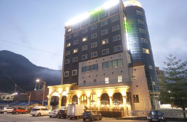 Persimmon Tourist Hotel