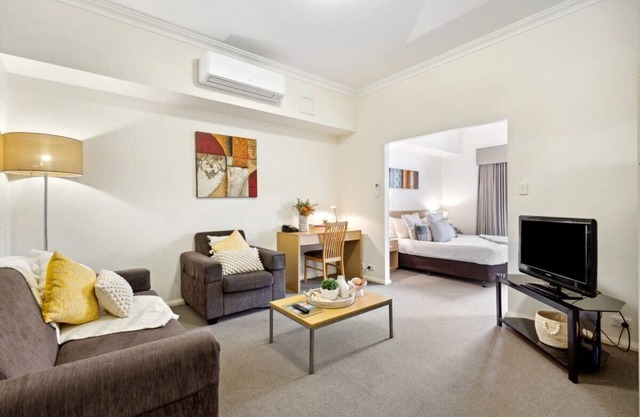 Perth Premium 1 BDR + POOL