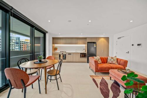 PerthViews Modern with Pool Gym