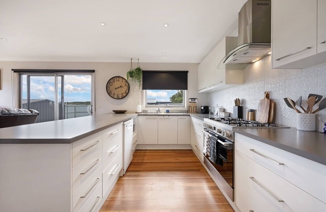 Pertobe Lane - close to everything that is Warrnambool