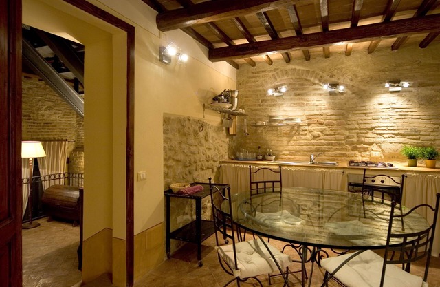Perugino vacation apartment with garden and pool