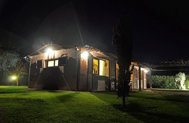 PESCO House - "Podere Campi Al Mare" with SHARED POOL - free WI-FI - jacuzzi