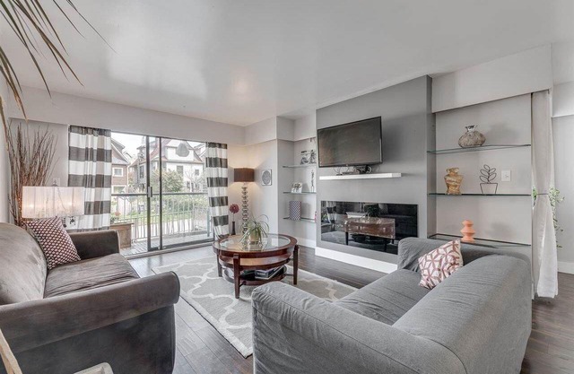 Pet- and Couple-friendly condo in Vancouver's best neighbourhood
