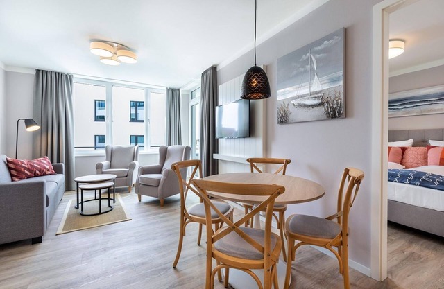 Pet-free, ultra-modern non-smoking apartment with loggia on the Baltic Sea -