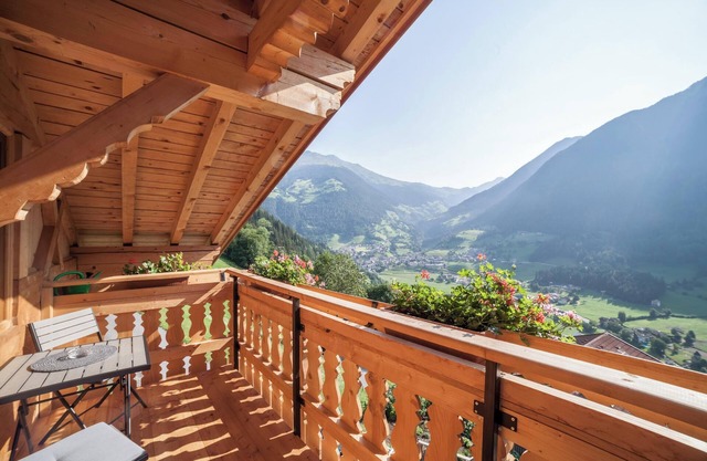 Pet-friendly Apartment "INNERGASSERHOF Ferienwohnung Enzian"